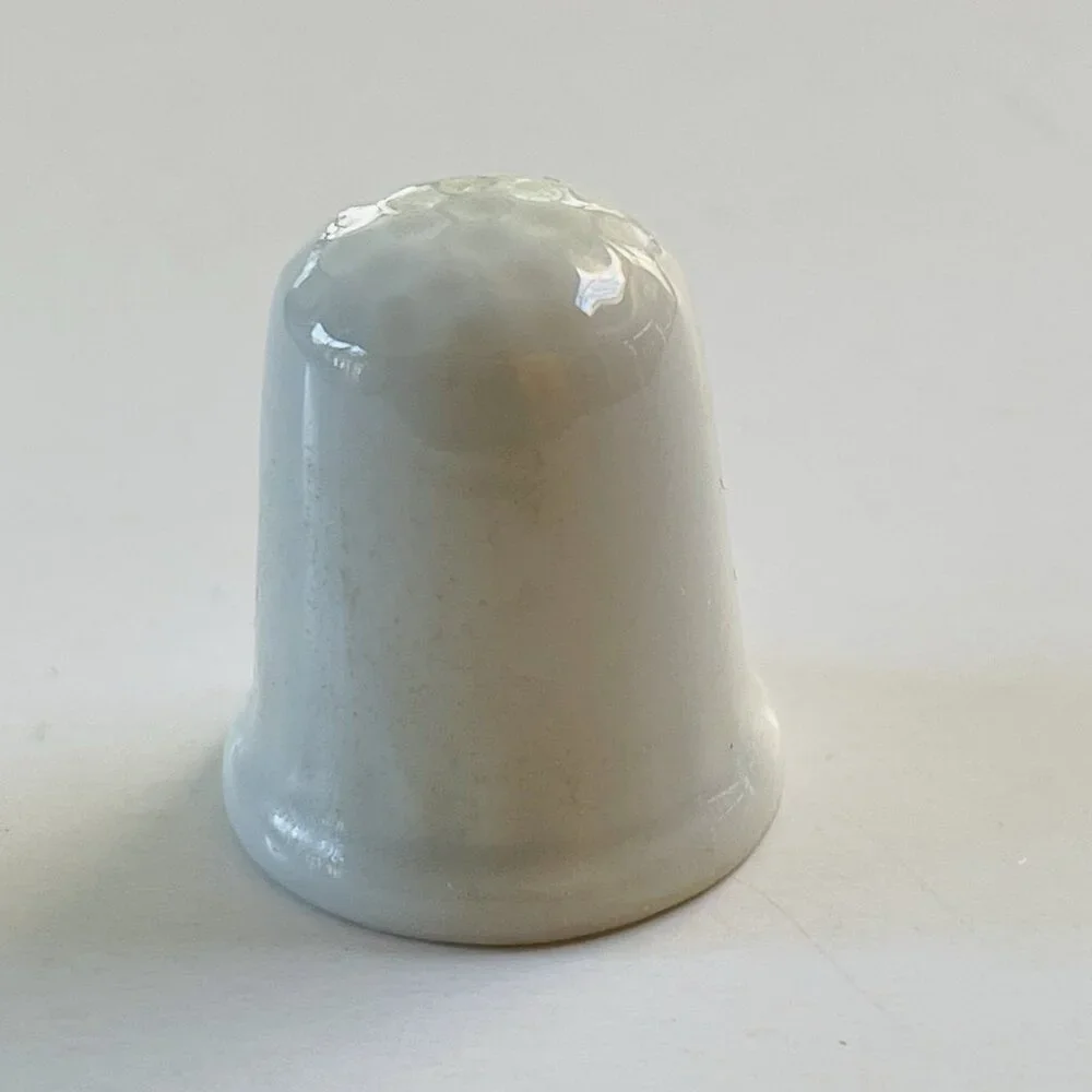 Vintage Porcelain Collectible‎ Christmas Thimble Singing Santa Decor